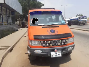 Mercedes-Benz Sprinter 2010 Orange