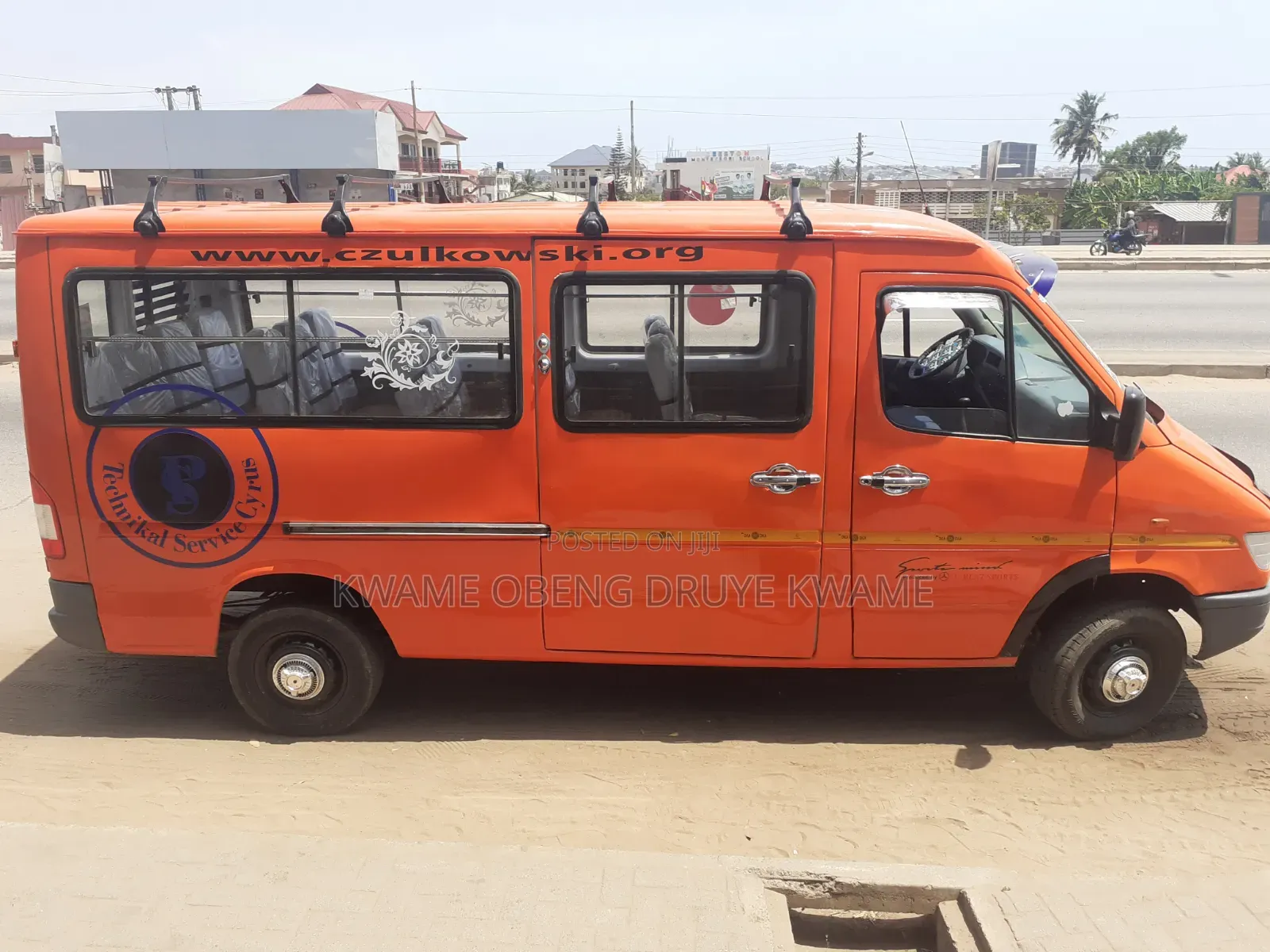Mercedes-Benz Sprinter 2010 Orange