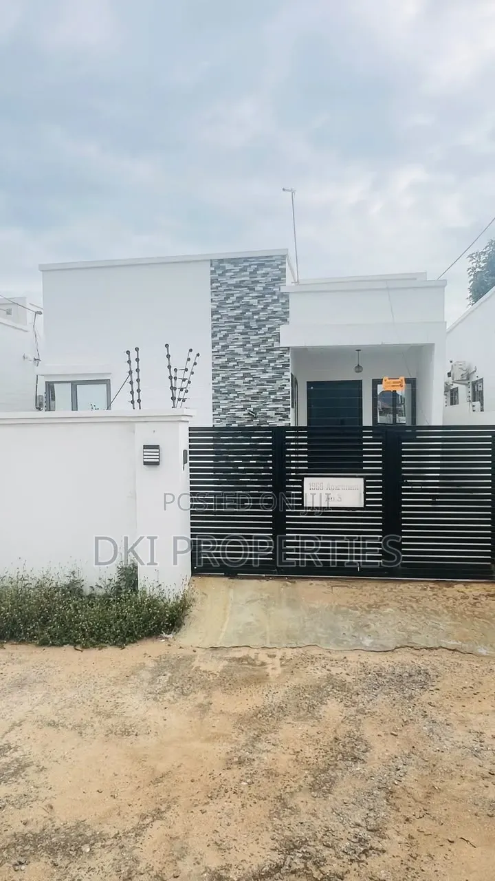 2bdrm House in Dki Properties, Sakumono for sale