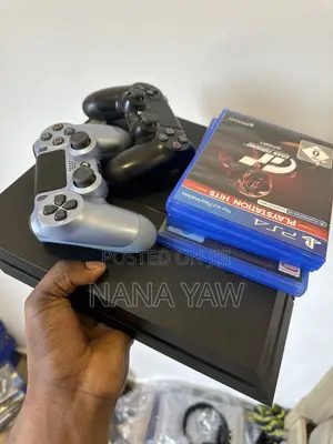 PS4 Standard With 2 Original Controllers