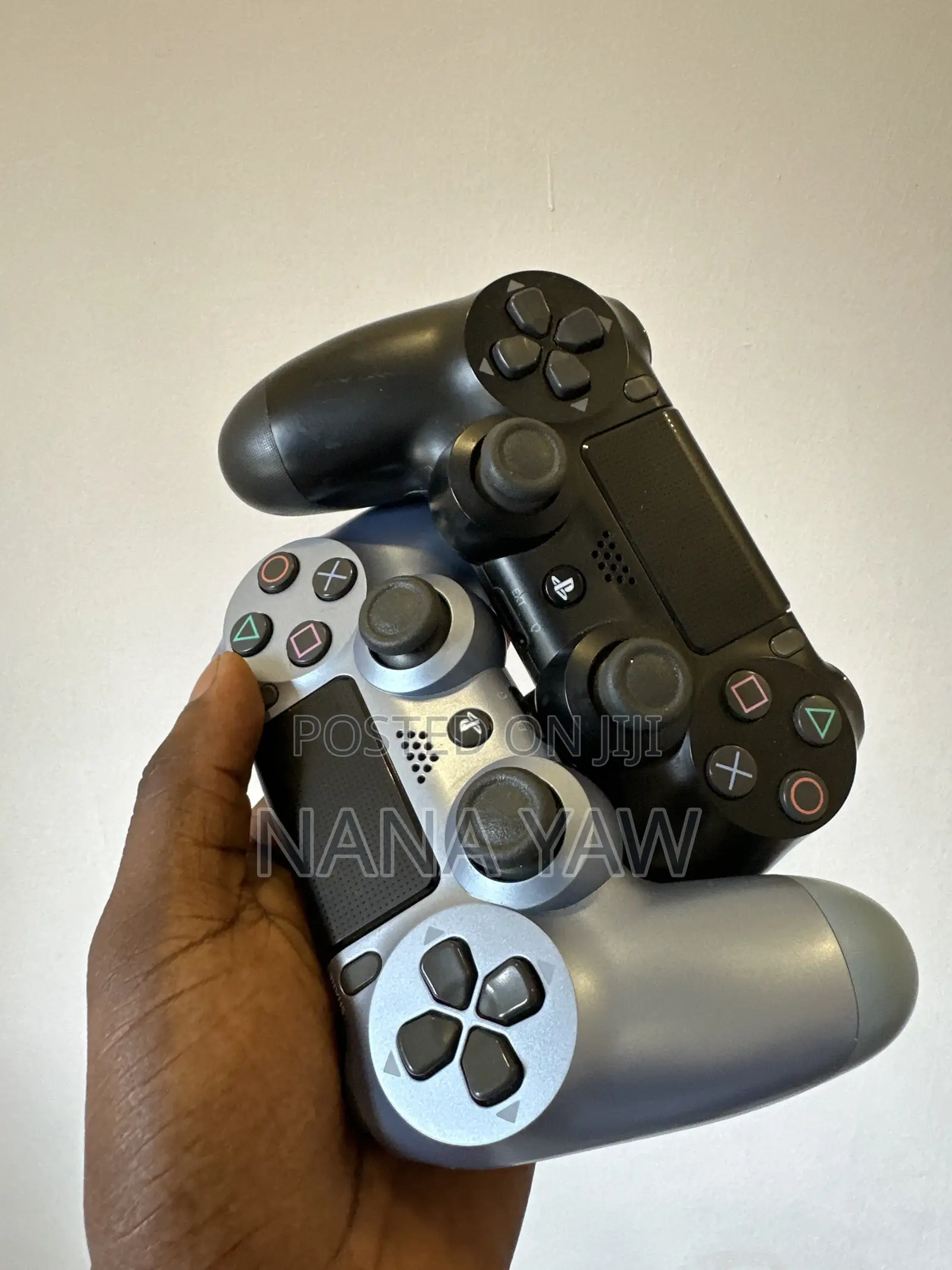PS4 Standard With 2 Original Controllers
