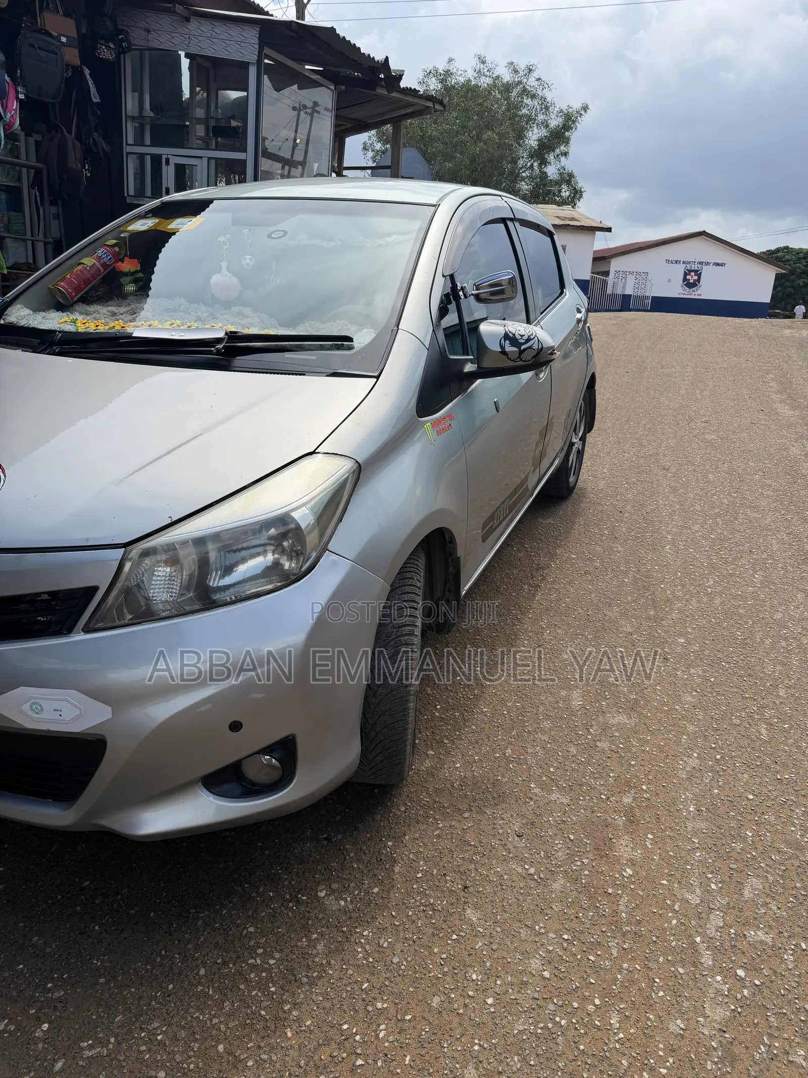 Toyota Vitz 1.5 FWD 5dr 2013 Gray