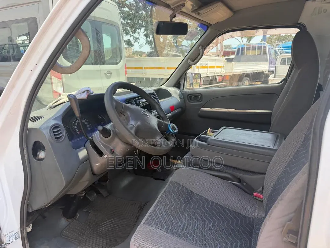 Nissan Caravan (Urvan) 2009 White