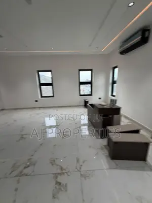 5bdrm House in East Legon for sale
