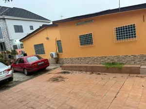 4bdrm House in Dansoman, Market for sale