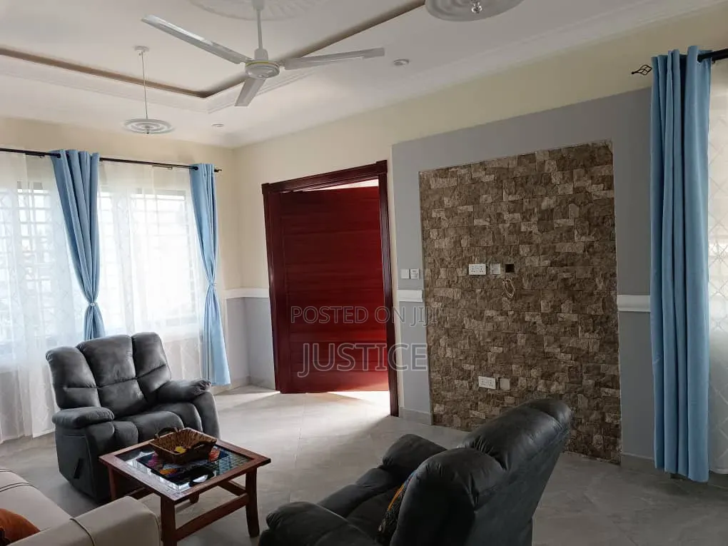 3bdrm Townhouse / Terrace in Tema Comm 12, Community 9 for rent