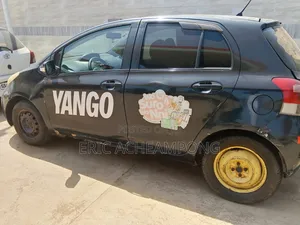 Toyota Vitz 2010 Black