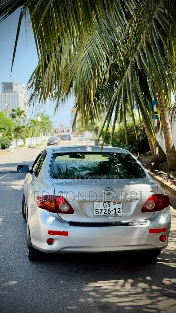Toyota Corolla 2011 Silver