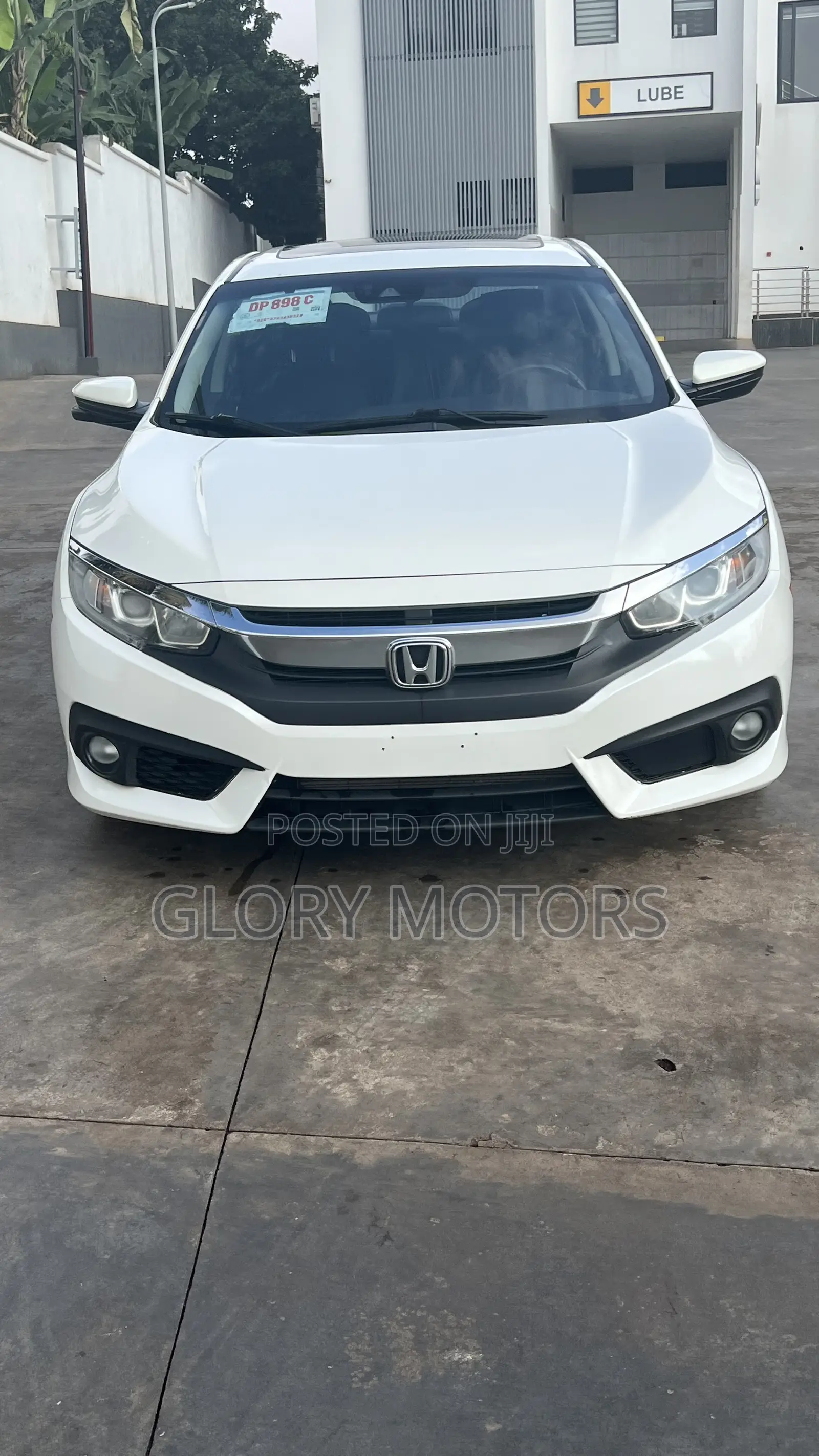 Honda Civic EX 4dr Hatchback (1.5L 4cyl) 2017 White