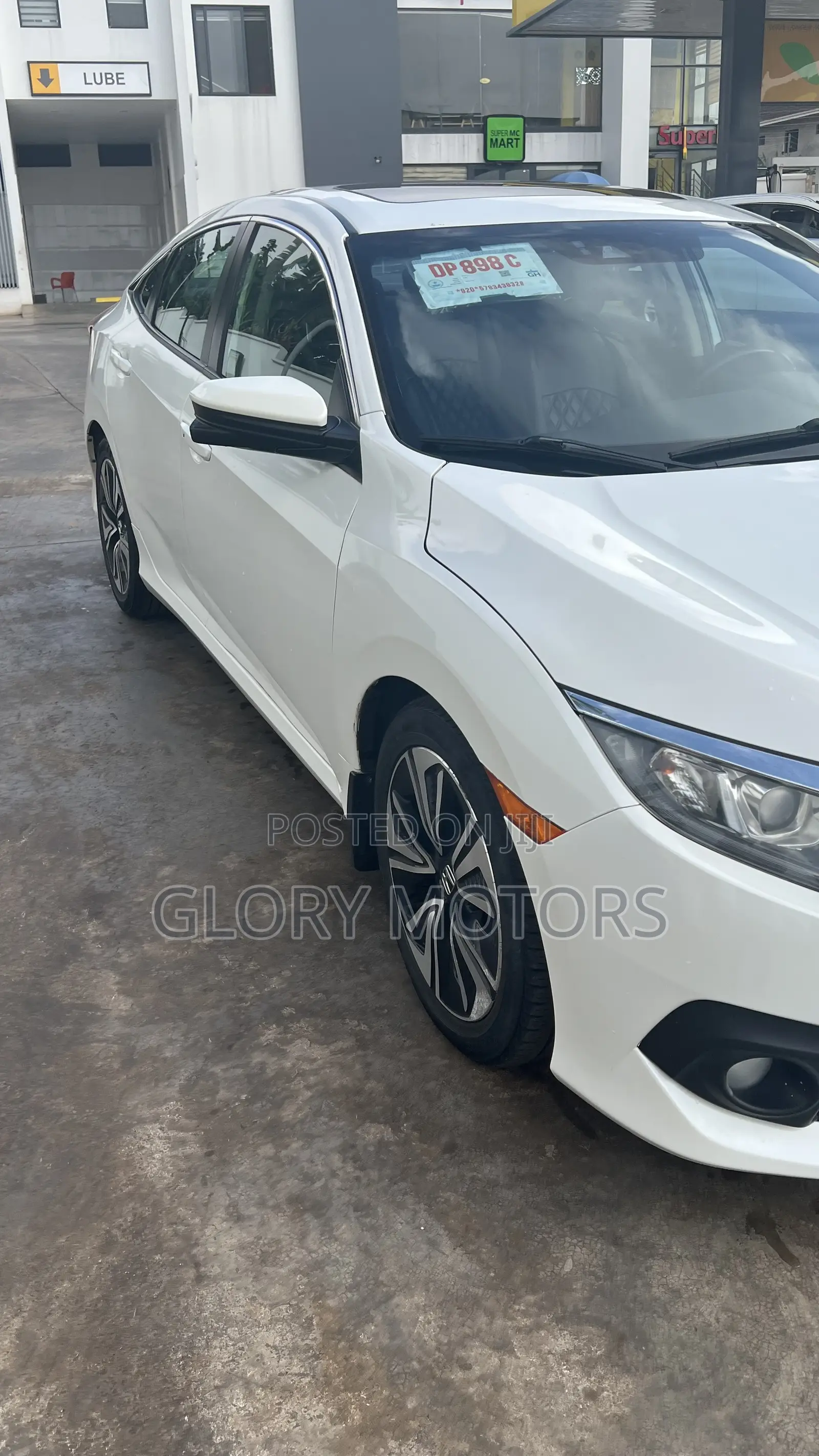 Honda Civic EX 4dr Hatchback (1.5L 4cyl) 2017 White