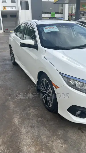 Honda Civic EX 4dr Hatchback (1.5L 4cyl) 2017 White