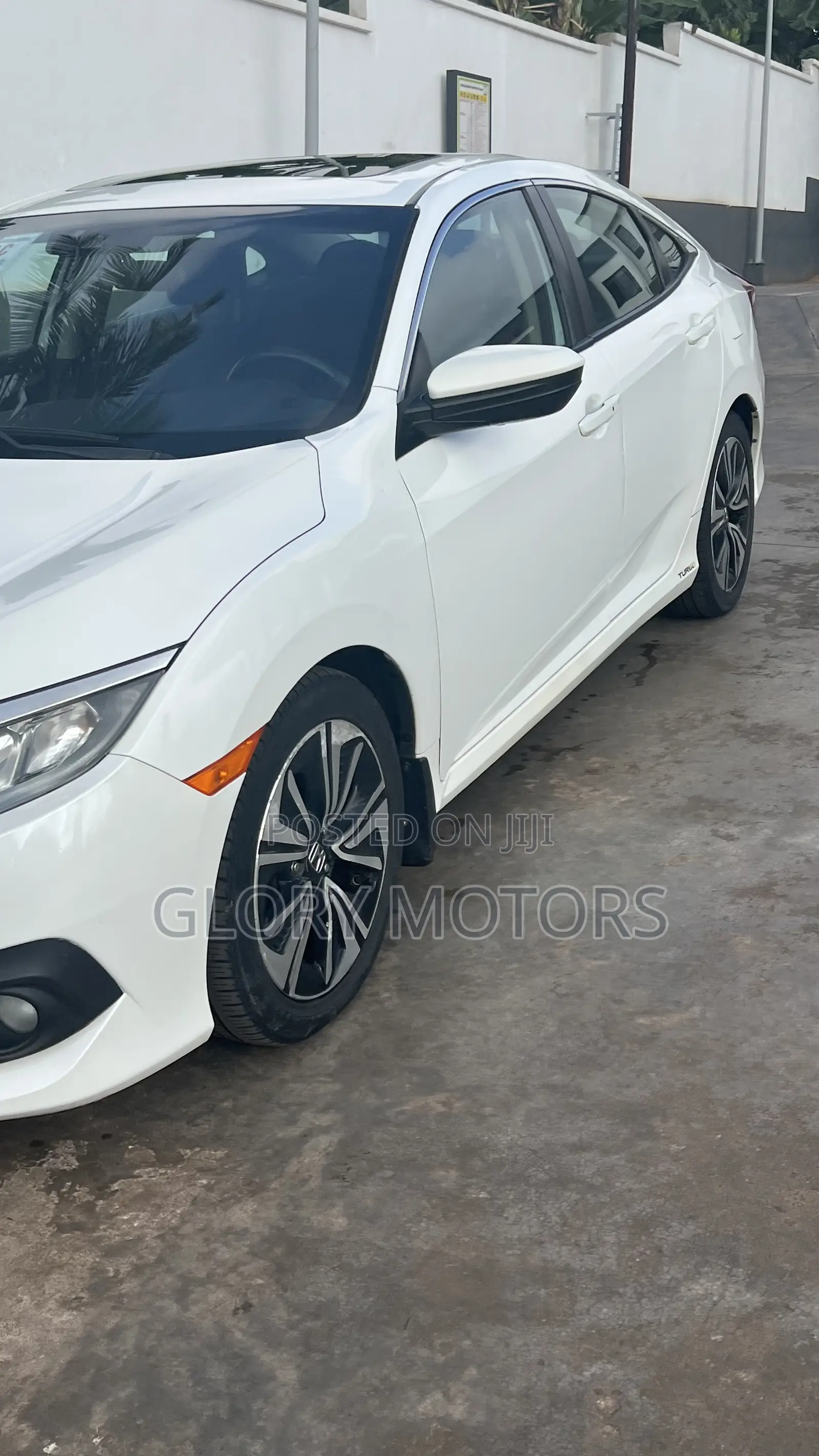 Honda Civic EX 4dr Hatchback (1.5L 4cyl) 2017 White