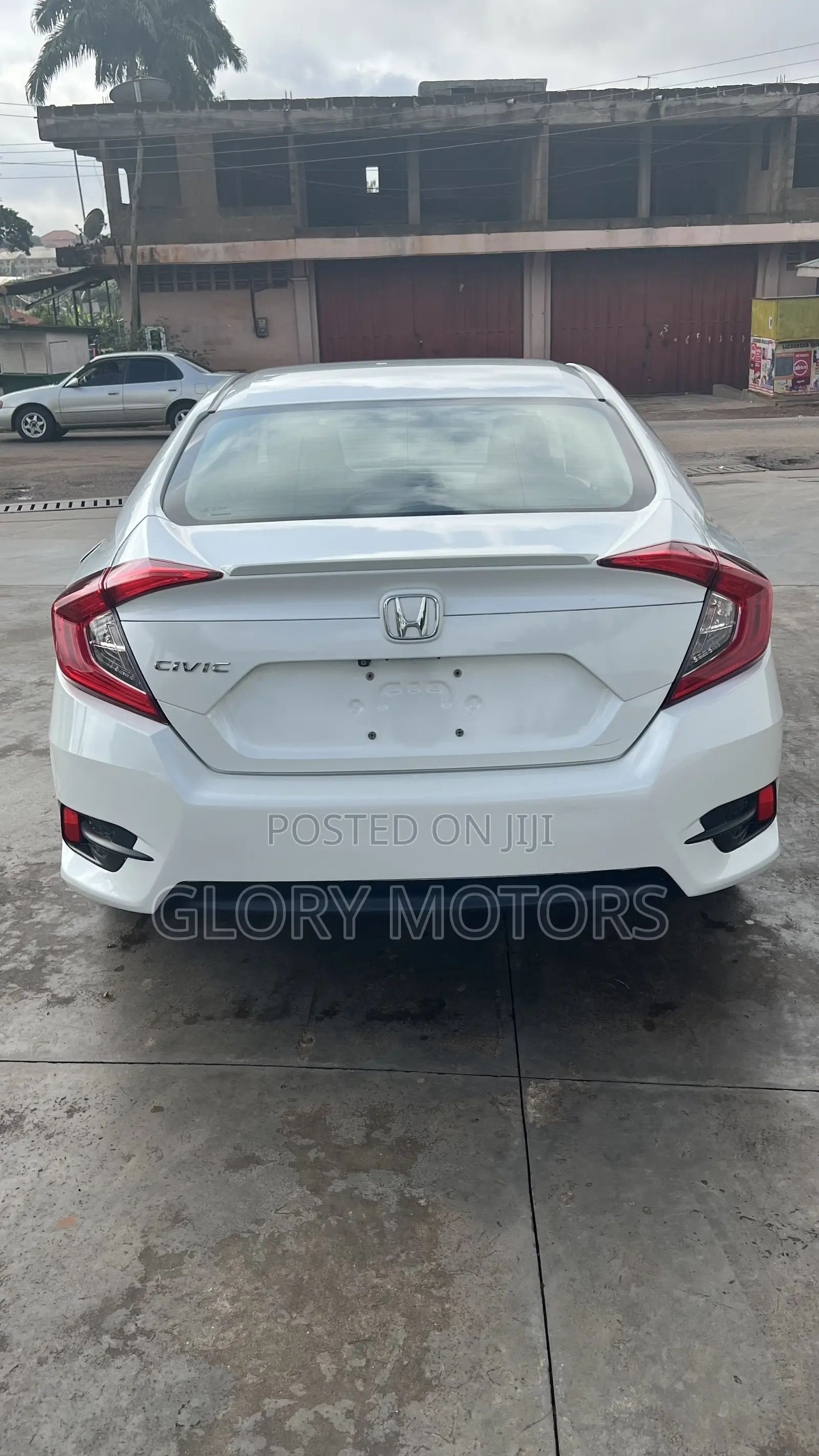 Honda Civic EX 4dr Hatchback (1.5L 4cyl) 2017 White