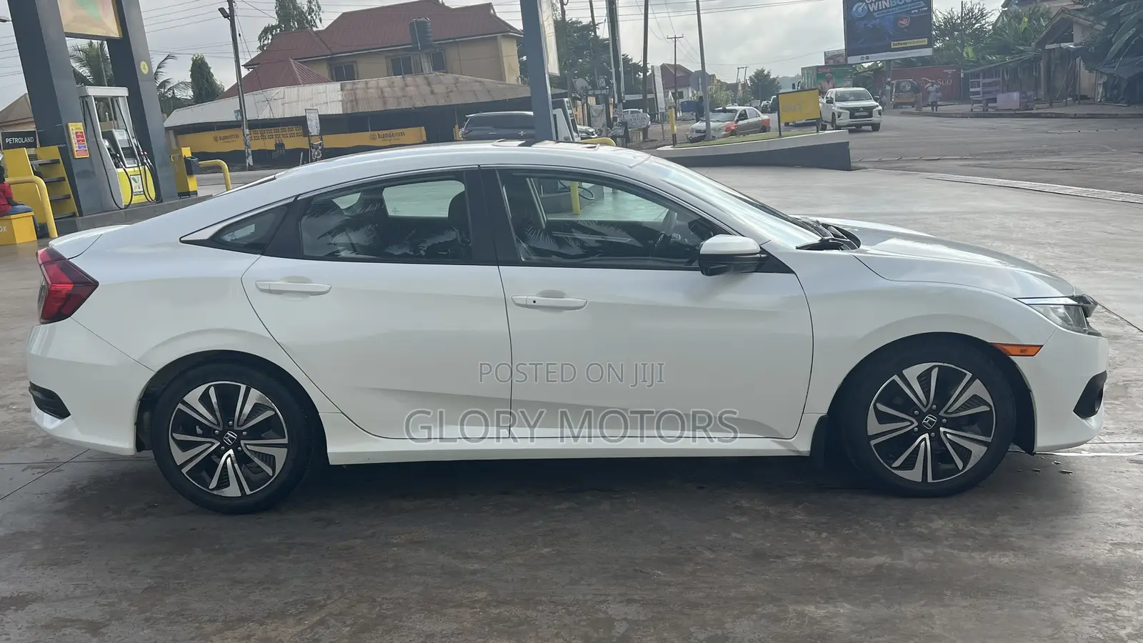 Honda Civic EX 4dr Hatchback (1.5L 4cyl) 2017 White