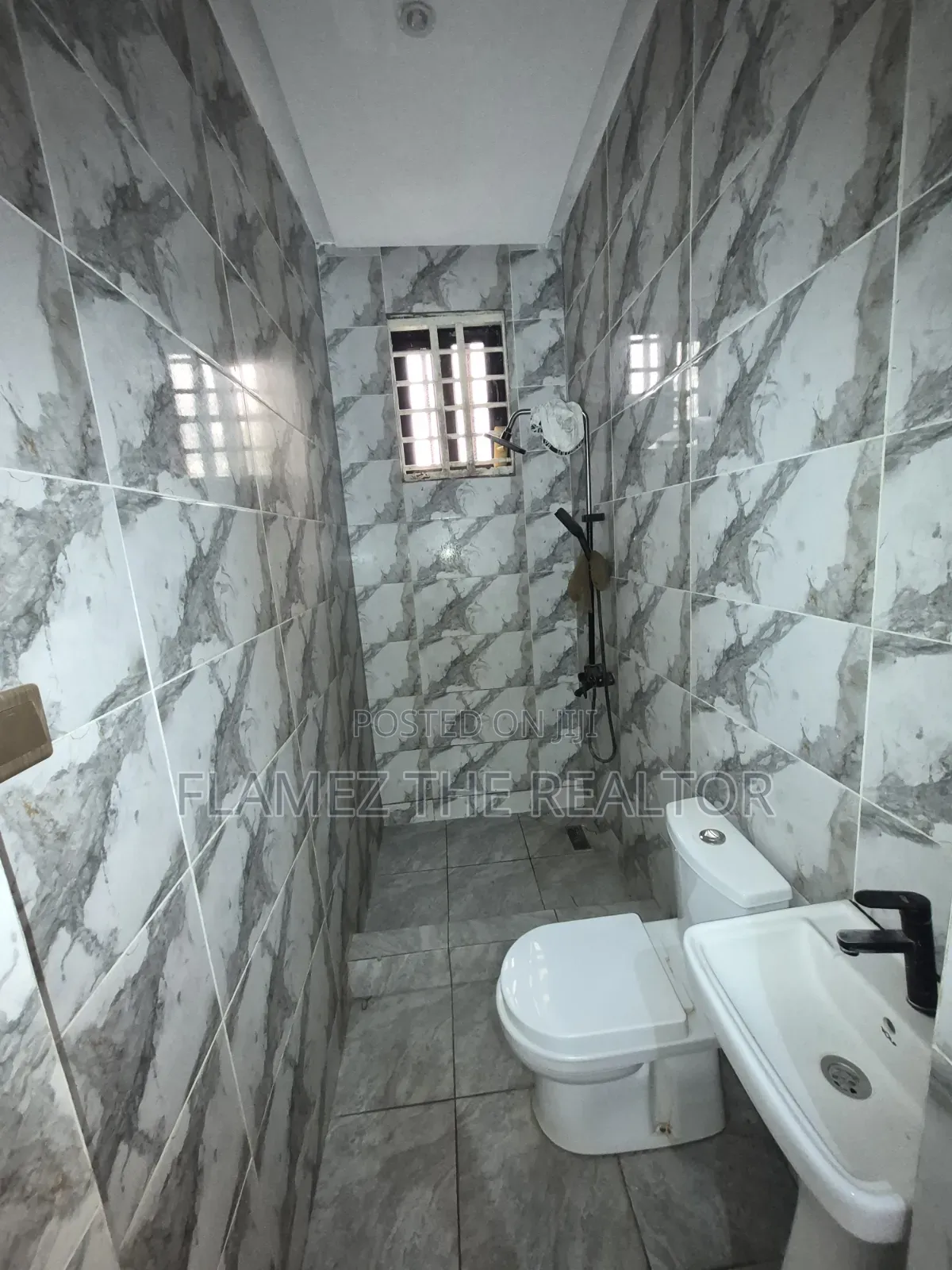 4bdrm Duplex in Satellite Ghs Estate, Amasaman for rent