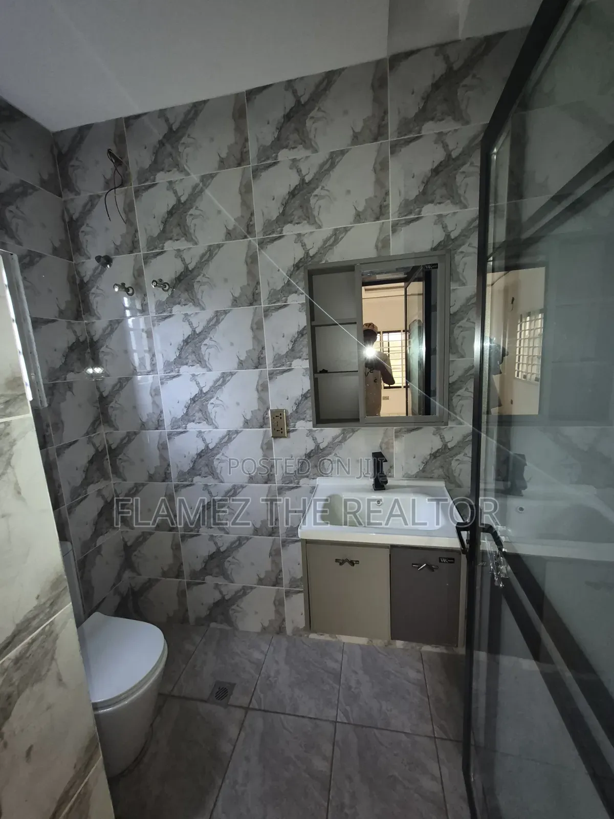 4bdrm Duplex in Satellite Ghs Estate, Amasaman for rent