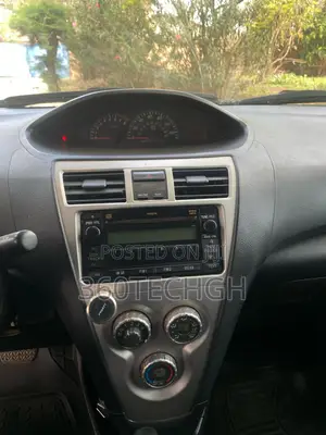 Toyota Yaris 1.5 2009 Red