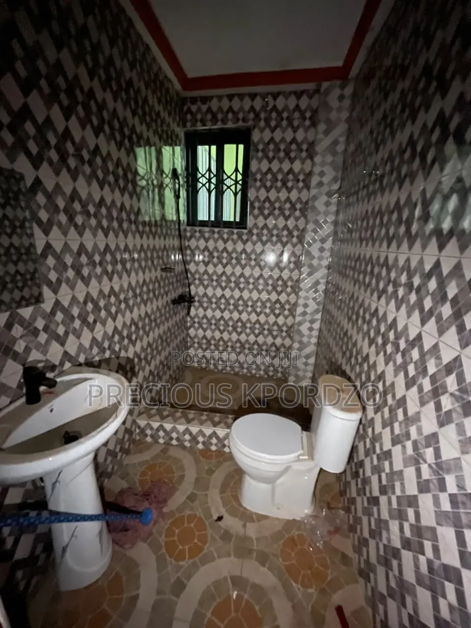 3bdrm Apartment in Adenta Ashiyie for rent