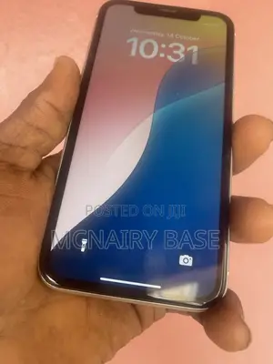 Apple iPhone XR 64 GB White