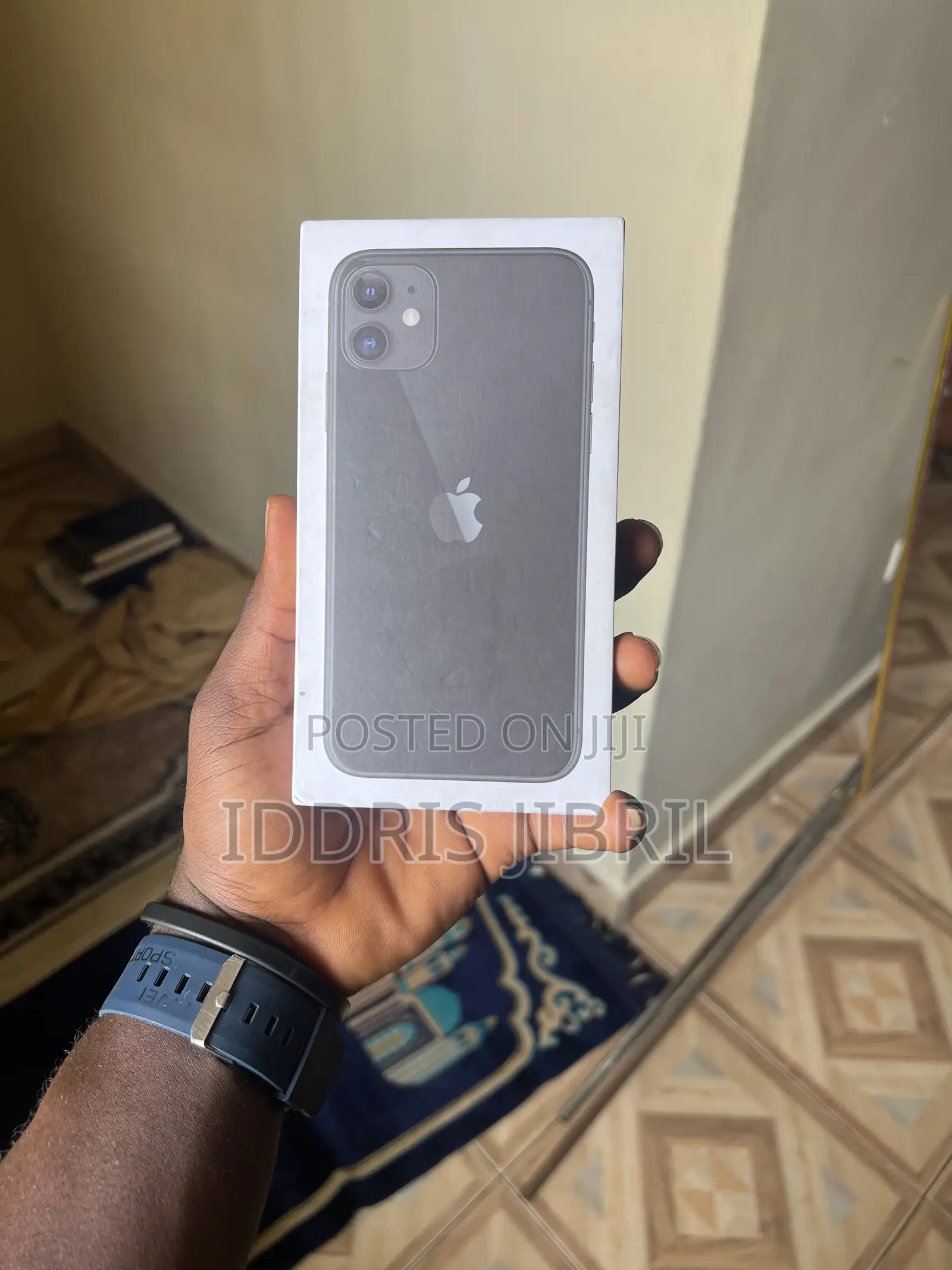 New Apple iPhone 11 64 GB Black