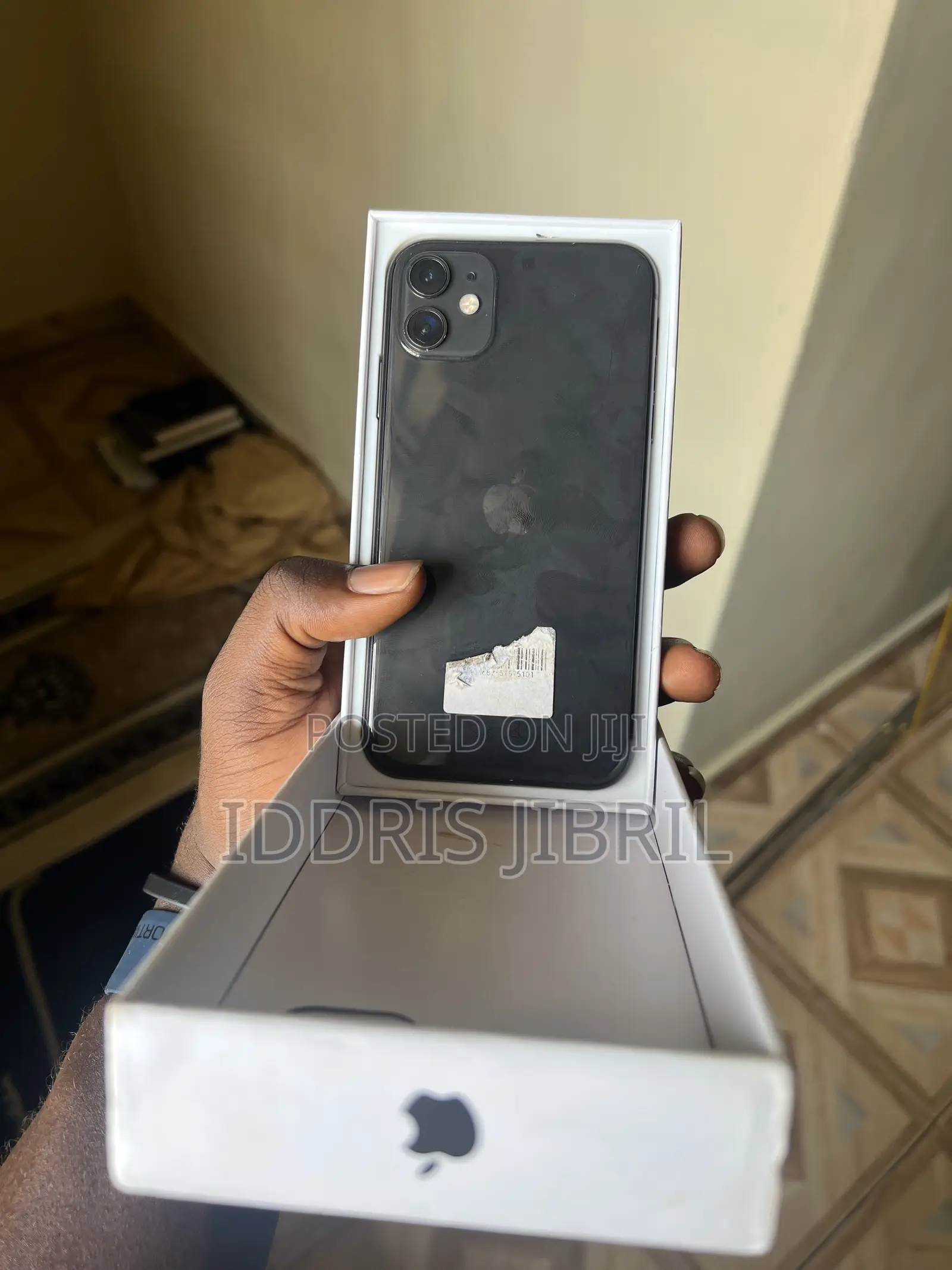 New Apple iPhone 11 64 GB Black