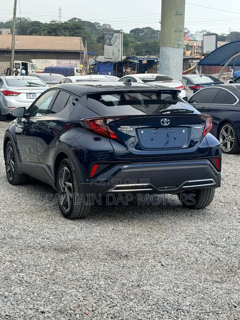 Toyota C-HR 2023 Green