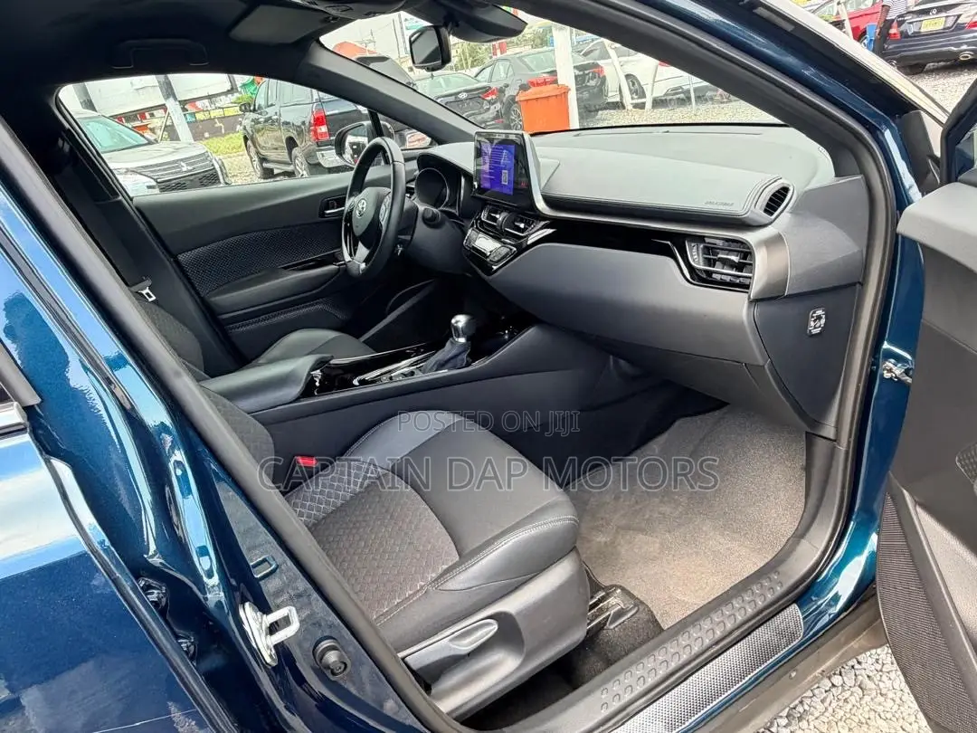 Toyota C-HR 2023 Green