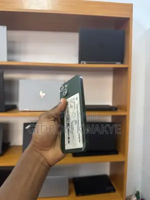 Apple iPhone 13 128 GB Green