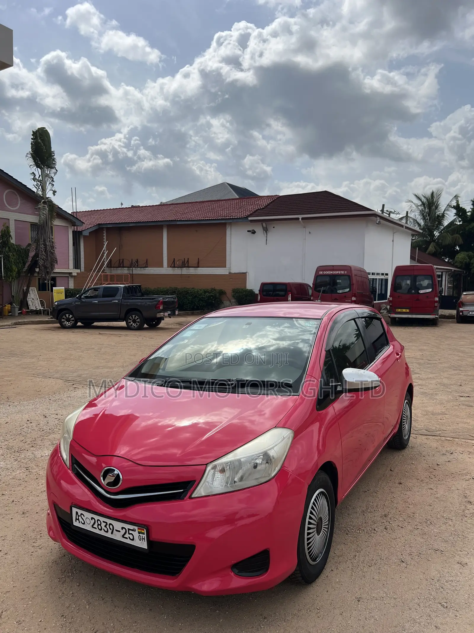 Toyota Vitz 2013 Pink