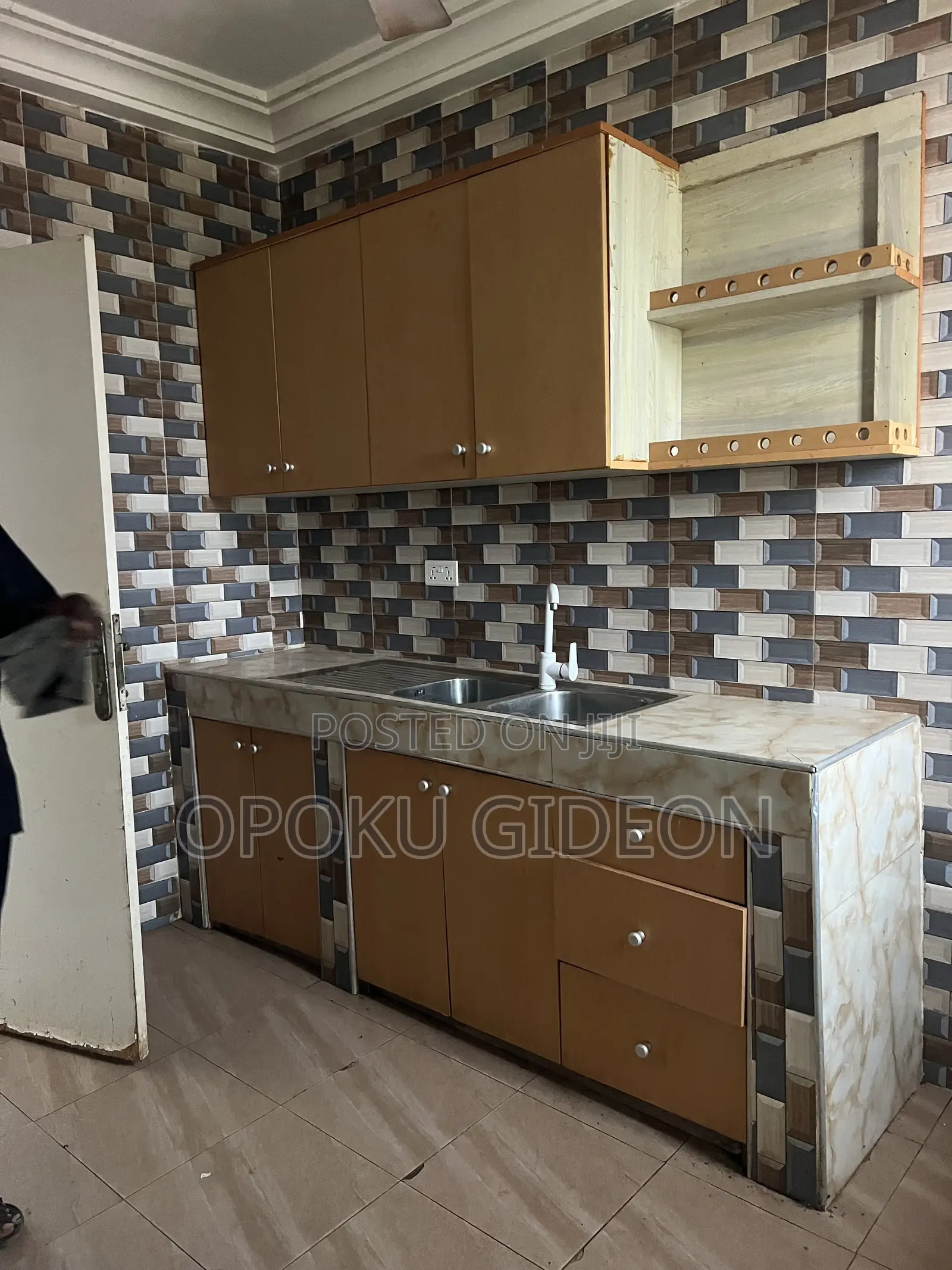 2bdrm Apartment in Pentecost Junction, Ablekuma for rent