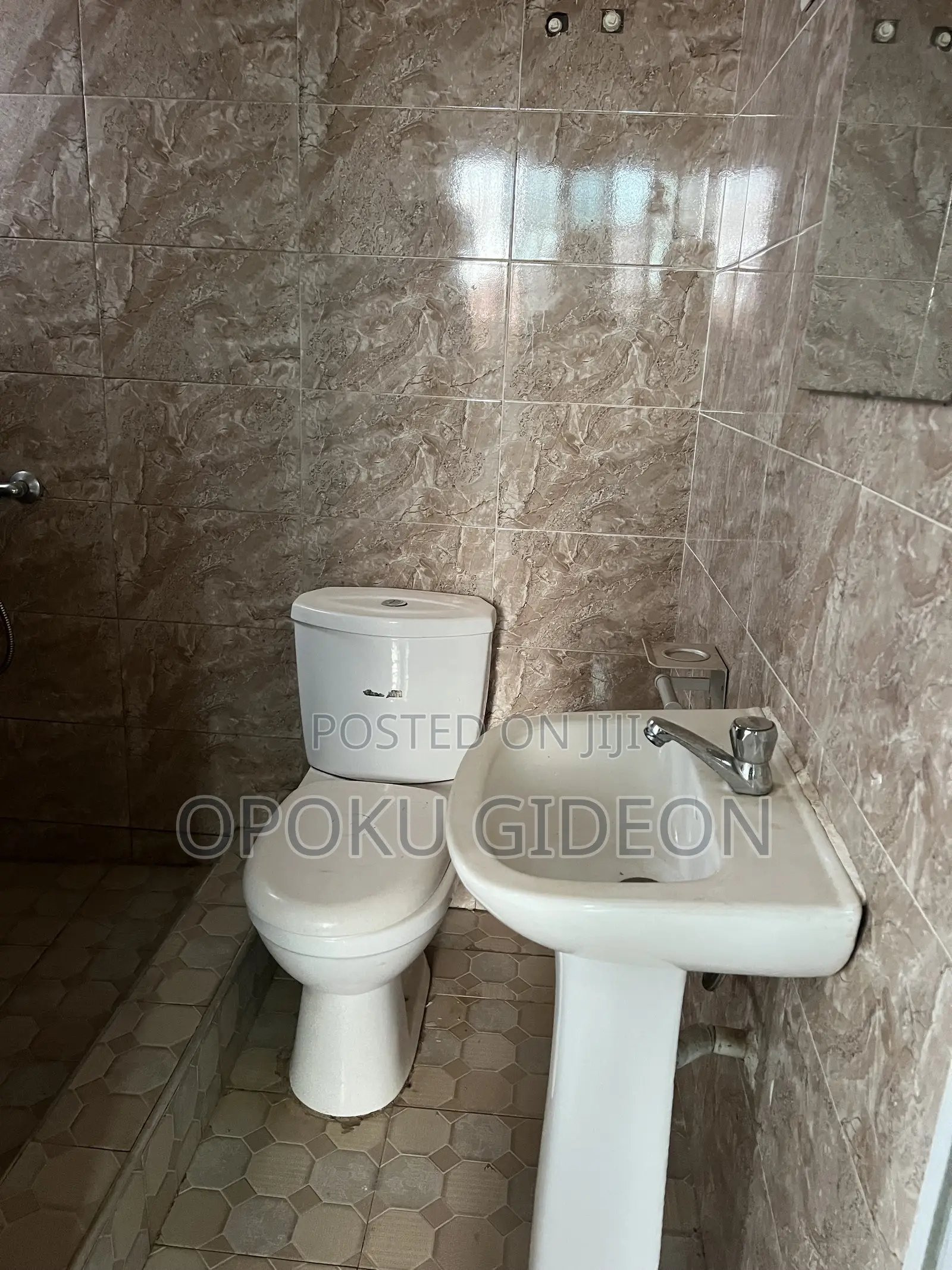 2bdrm Apartment in Pentecost Junction, Ablekuma for rent