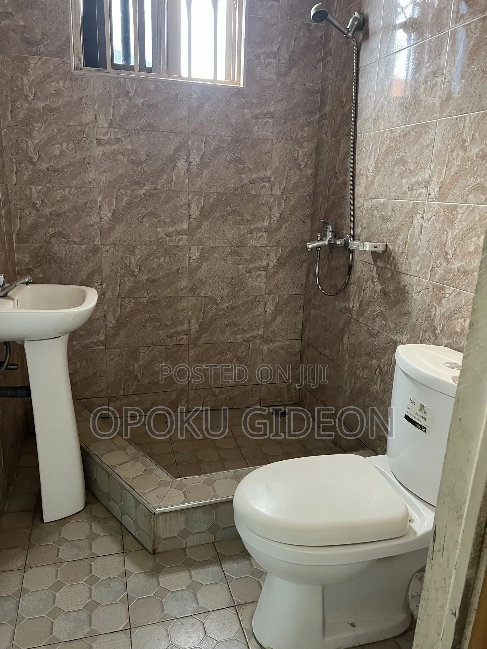 2bdrm Apartment in Pentecost Junction, Ablekuma for rent