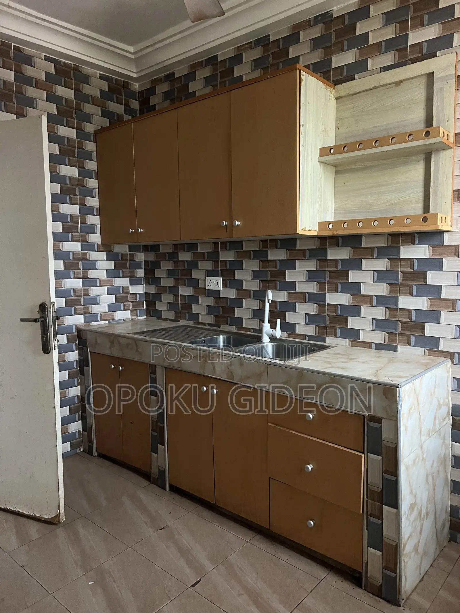 2bdrm Apartment in Pentecost Junction, Ablekuma for rent