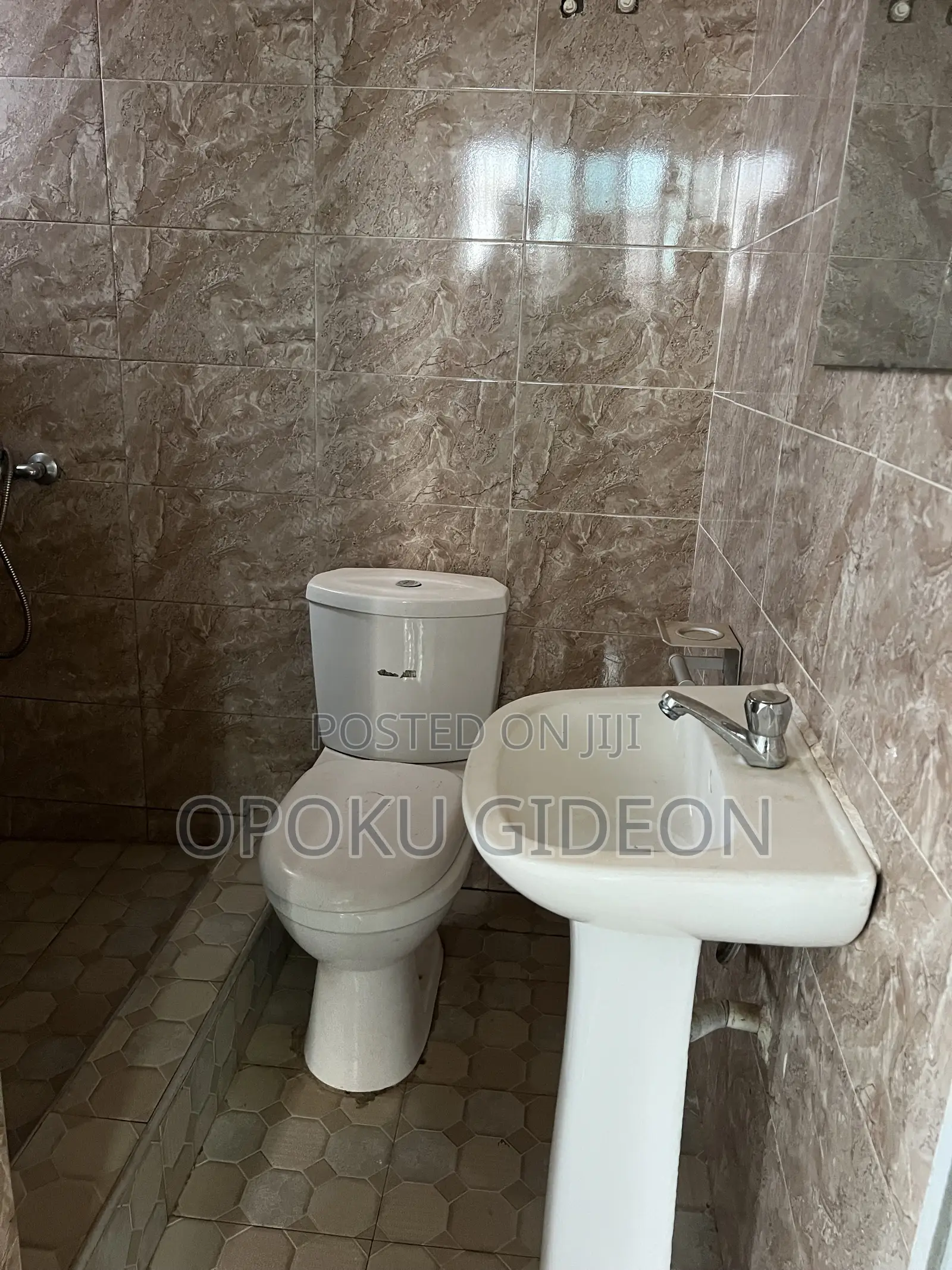 2bdrm Apartment in Pentecost Junction, Ablekuma for rent