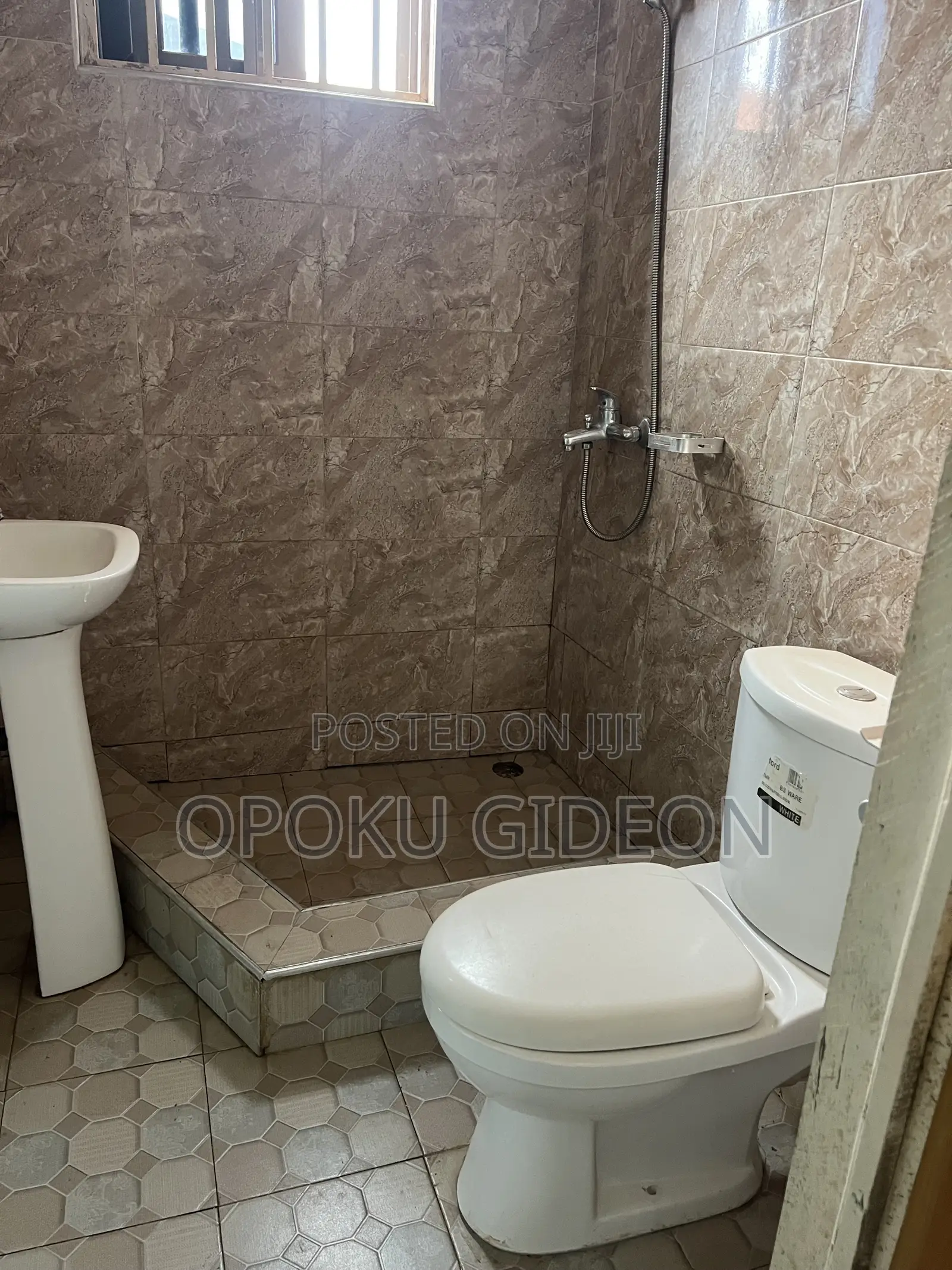 2bdrm Apartment in Pentecost Junction, Ablekuma for rent