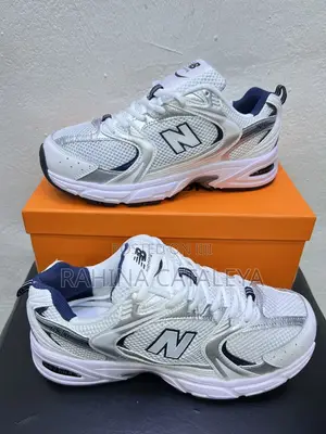 Sneakers Hub