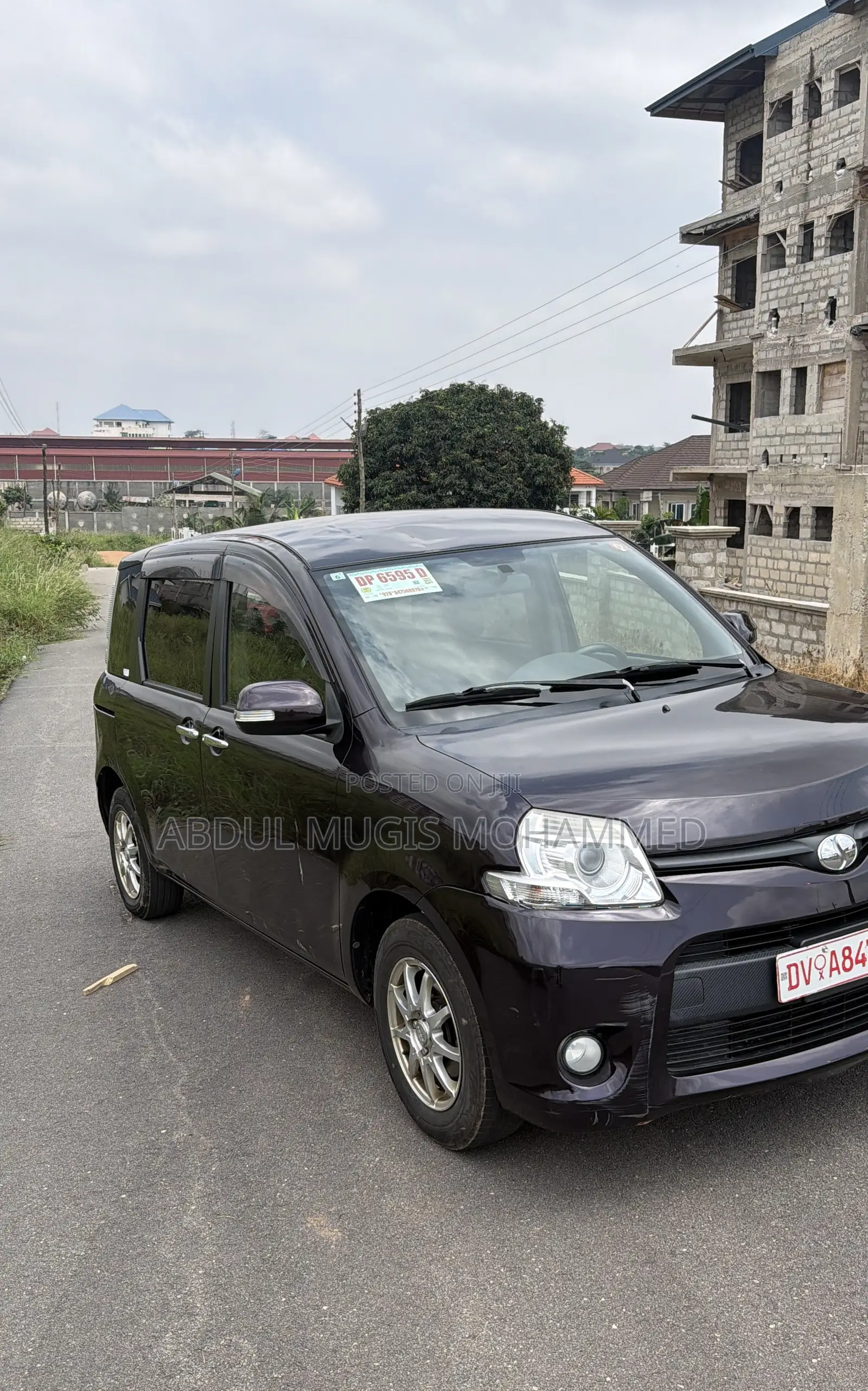 Toyota Sienta 1.5 AWD 2013 Burgundy