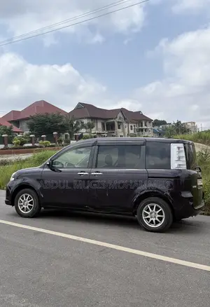 Toyota Sienta 1.5 AWD 2013 Burgundy