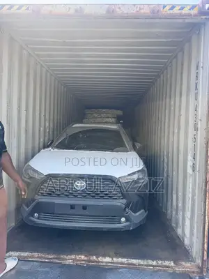 Toyota Corolla Cross XLE 4WD 2024 Gray