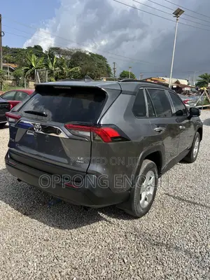 Toyota RAV4 2022 Gray
