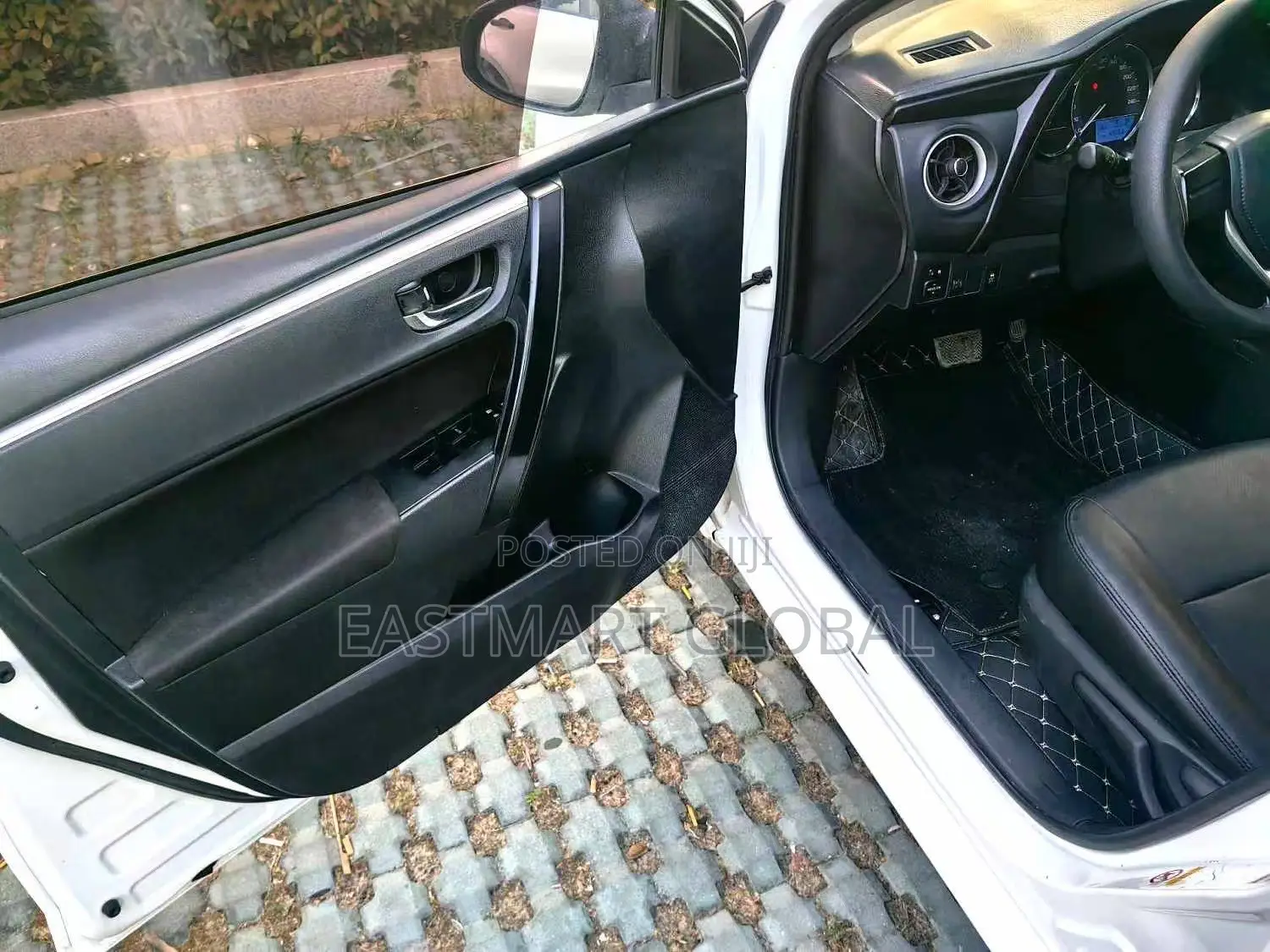 Toyota Corolla 2018 White