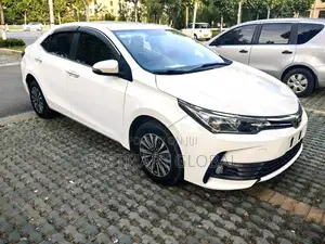 Toyota Corolla 2018 White