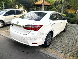 Toyota Corolla 2018 White