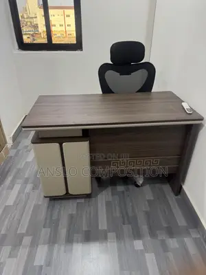 Steeze Portable Office Table
