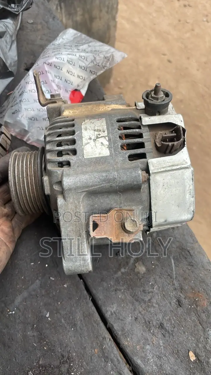 Toyota Vitz Alternator