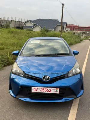 Toyota Vitz 1.0 FWD 3dr 2016 Blue