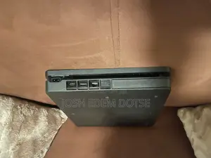 Sony PlayStation 4 Slim