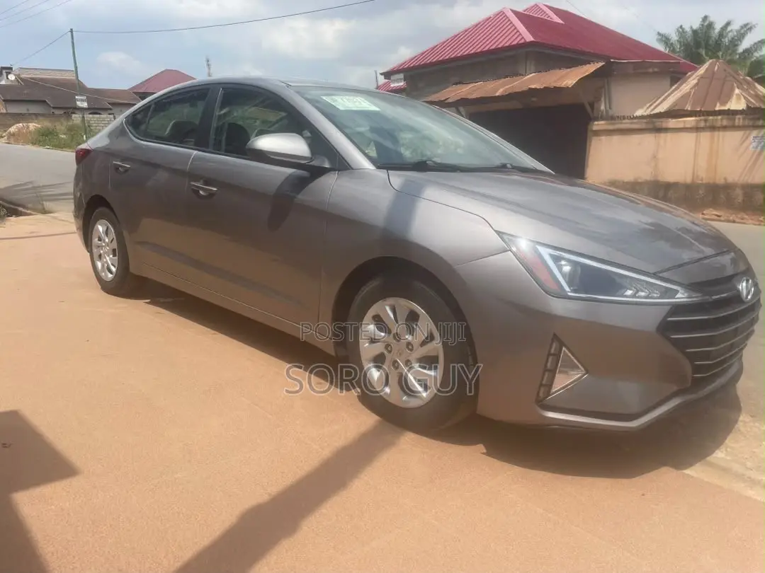 Hyundai Elantra 2020 Silver