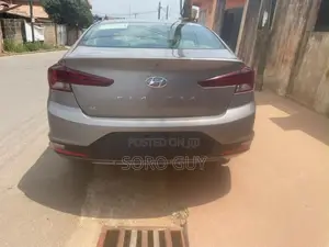 Hyundai Elantra 2020 Silver