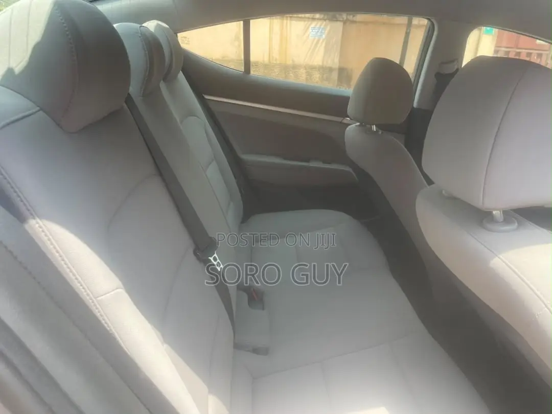 Hyundai Elantra 2020 Silver